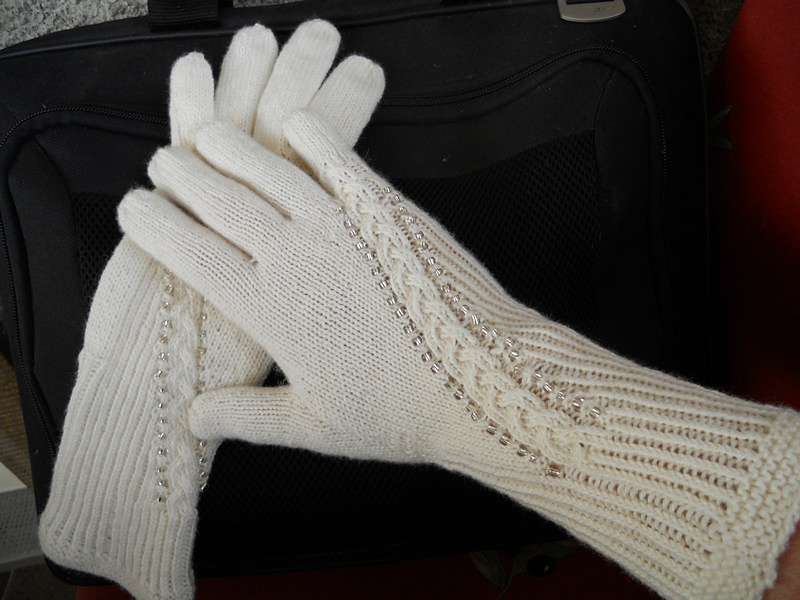 Hotové pletené rukavice s viacerými vzormi